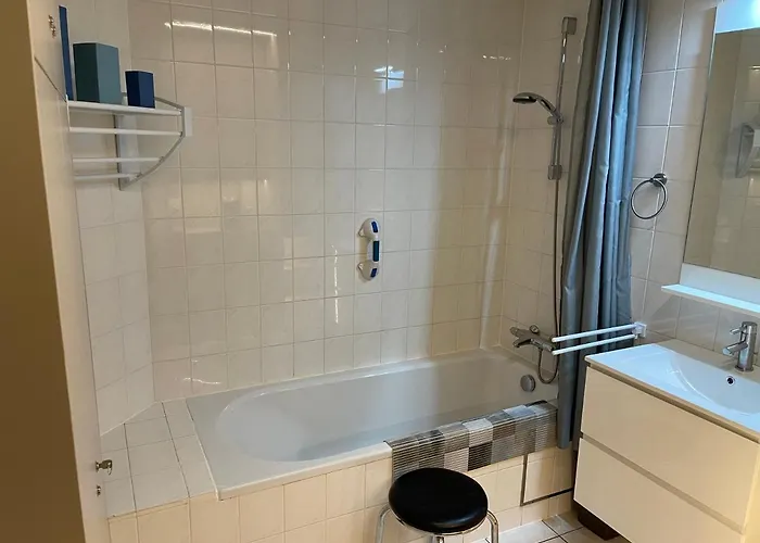 With Seaview 布兰肯贝赫