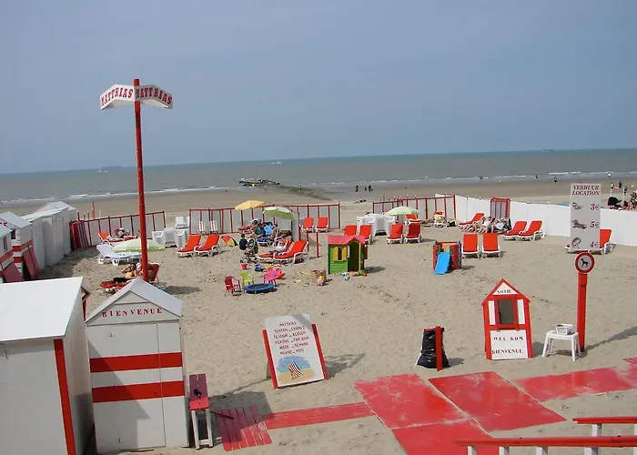 With Seaview 公寓 *